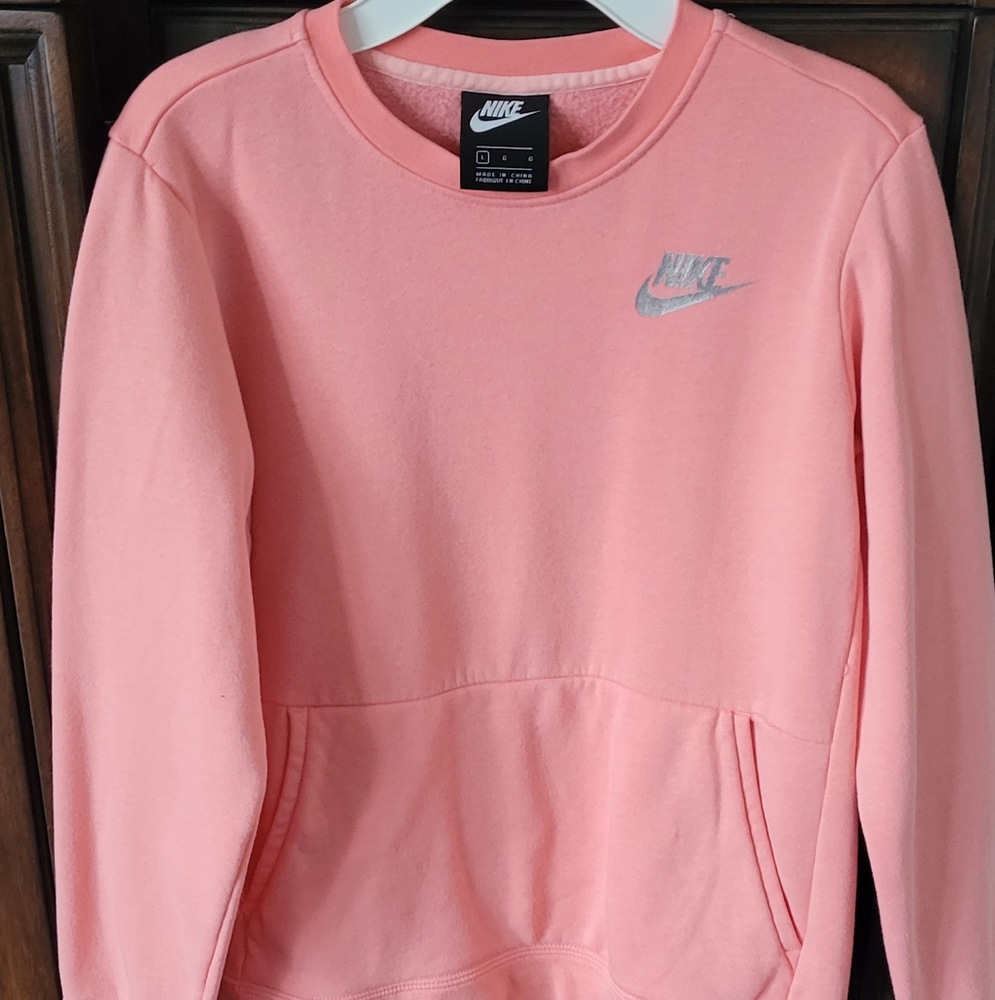 Youth Girl's Nike Sweatshirt. Size LG/14
